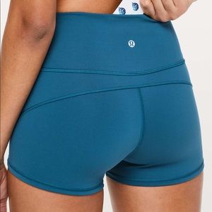 Lululemon in movement short